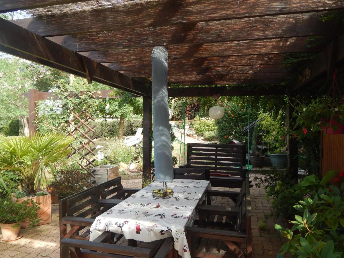 The Petite Chalet Chambre D'Hotes L'Isle-Jourdain  エクステリア 写真